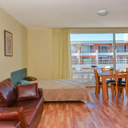 Deluxe In Crown And Imperial Burgas City
