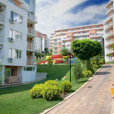 Deluxe In Crown And Imperial * Burgas City