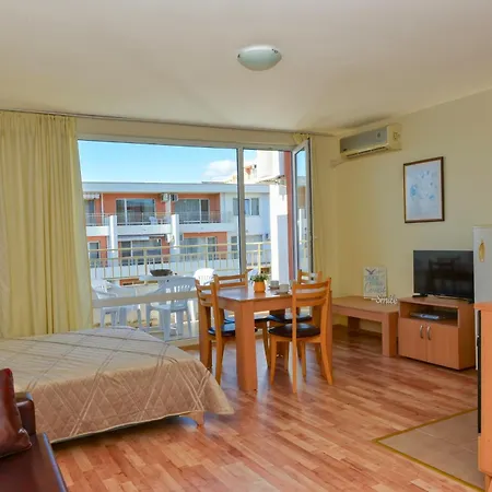 Deluxe In Crown And Imperial Appartement